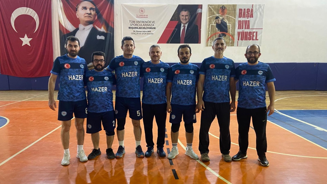 Futsal ve Voleybolda Finallerdeyiz